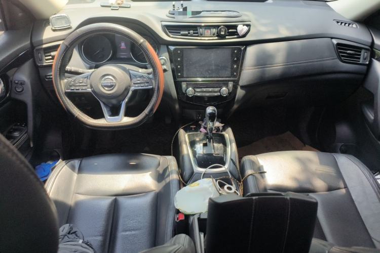 Used Nissan X-Trail 2019 2.0L CVT Smart Connect Comfort Edition 2WD Center Console