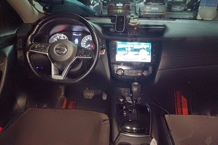 Used Nissan X-Trail 2019 2.0L CVT Smart Connect Comfort Edition 2WD Center Console