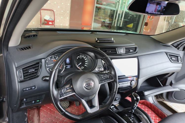 Used Nissan X-Trail 2019 2.0L CVT Smart Connect Comfort Edition 2WD Center Console