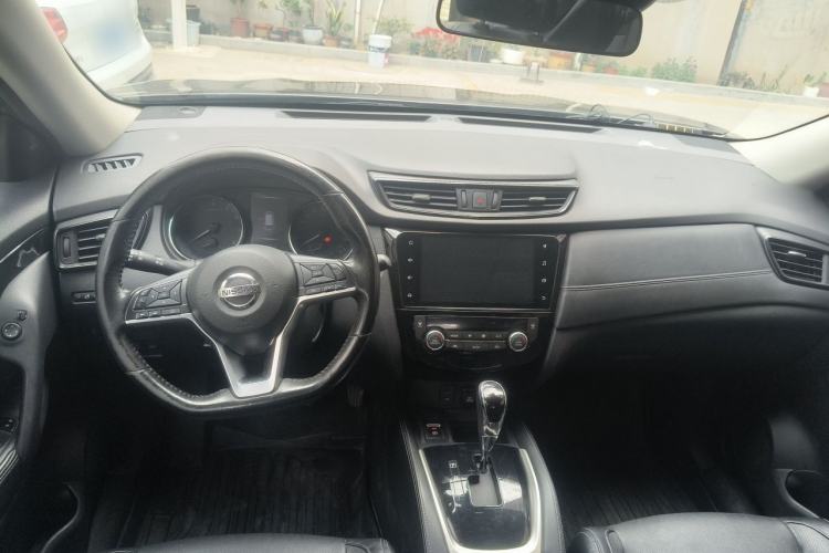 Used Nissan X-Trail 2019 2.0L CVT Smart Connect Comfort Edition 2WD Center Console