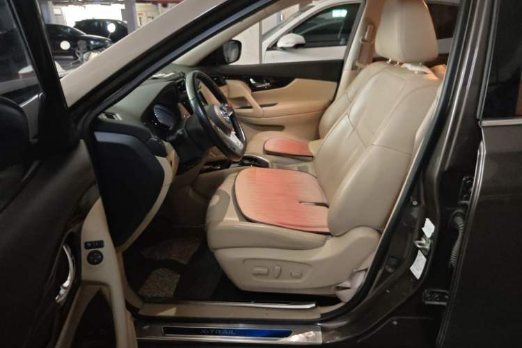 Used Nissan X-Trail 2019 2.0L CVT Smart Connect Comfort Edition 2WD Driver Seat