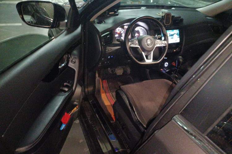 Used Nissan X-Trail 2019 2.0L CVT Smart Connect Comfort Edition 2WD Driver Seat