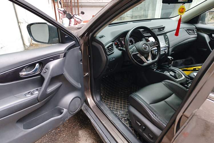 Used Nissan X-Trail 2019 2.0L CVT Smart Connect Comfort Edition 2WD Driver Seat