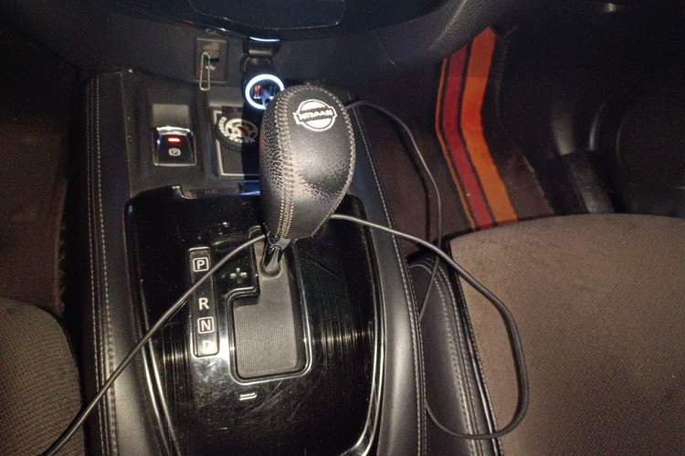 Used Nissan X-Trail 2019 2.0L CVT Smart Connect Comfort Edition 2WD Gear Lever