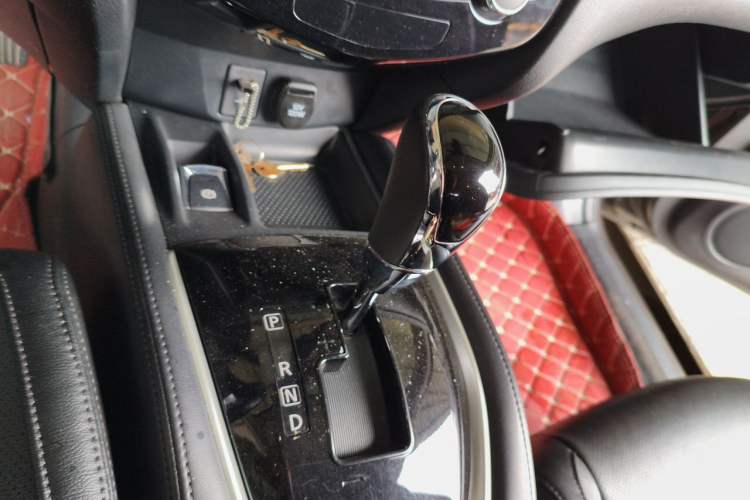 Used Nissan X-Trail 2019 2.0L CVT Smart Connect Comfort Edition 2WD Gear Lever