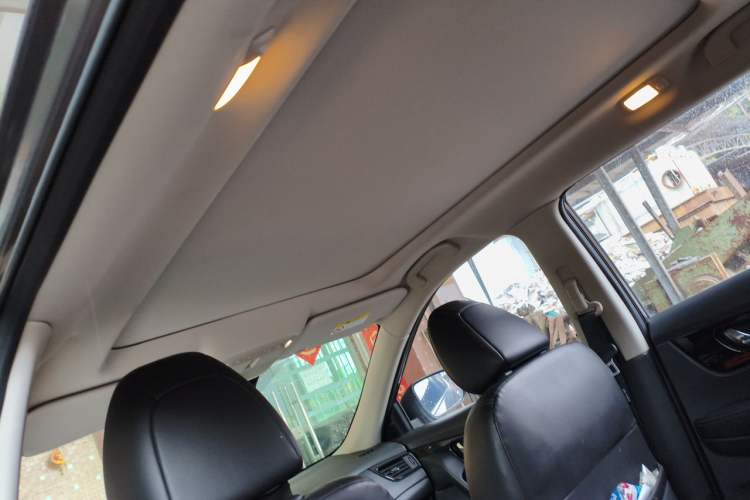 Used Nissan X-Trail 2019 2.0L CVT Smart Connect Comfort Edition 2WD Headliner