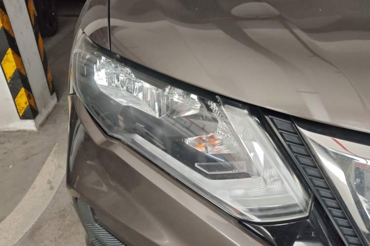 Used Nissan X-Trail 2019 2.0L CVT Smart Connect Comfort Edition 2WD Right Front Headlight