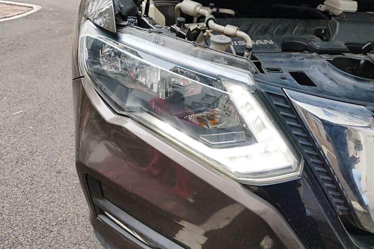 Used Nissan X-Trail 2019 2.0L CVT Smart Connect Comfort Edition 2WD Right Front Headlight