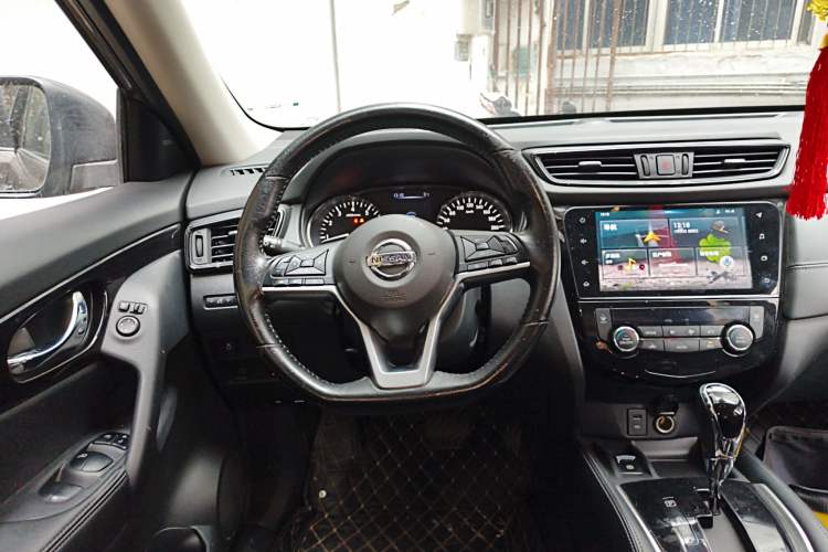 Used Nissan X-Trail 2019 2.0L CVT Smart Connect Comfort Edition 2WD Steering Wheel