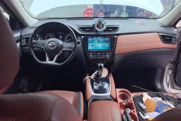 Used Nissan X-Trail 2019 2.0L CVT Smart Connect Comfort Edition 2WD Center Console