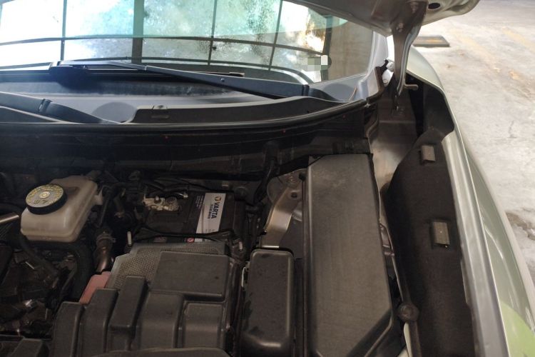 Used Nissan X-Trail 2019 2.0L CVT 7-Seater Comfort Version 2WD Engine Bay Left