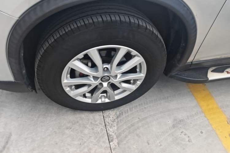 Used Nissan X-Trail 2019 2.0L CVT Smart Connect Comfort Edition 2WD Left Front Wheel Hub