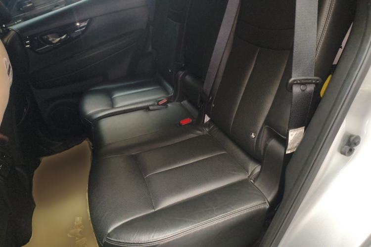 Used Nissan X-Trail 2019 2.0L CVT 7-Seater Comfort Version 2WD Left Rear Seat
