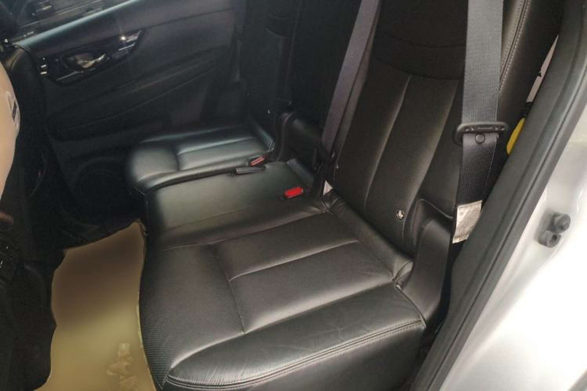 Used Nissan X-Trail 2019 2.0L CVT 7-Seater Comfort Version 2WD Left Rear Seat