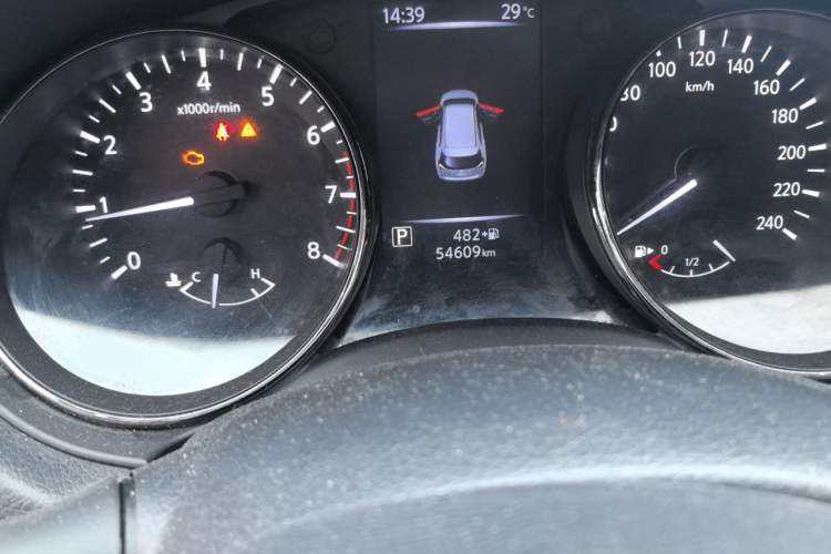 Used Nissan X-Trail 2019 2.0L CVT Smart Connect Comfort Edition 2WD Odometer Close Up