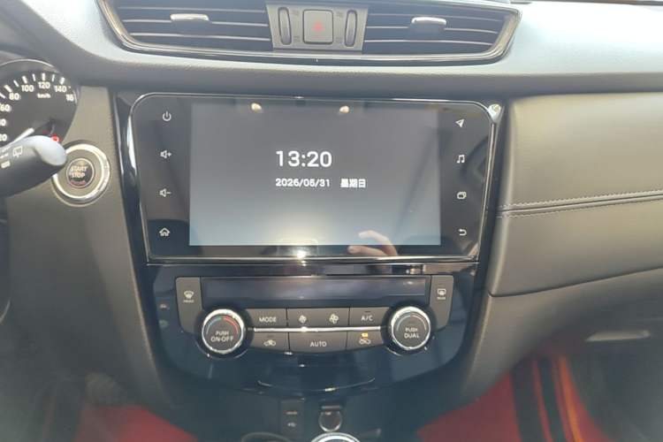 Used Nissan X-Trail 2019 2.0L CVT Smart Connect Comfort Edition 2WD Audio And AC Panel