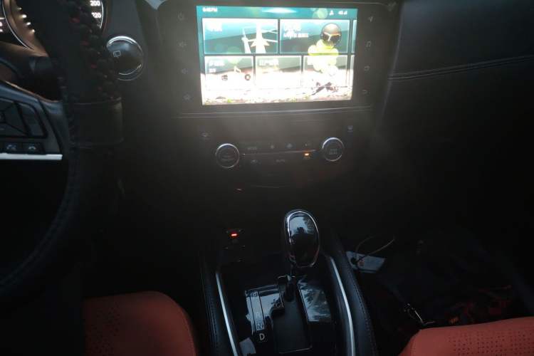 Used Nissan X-Trail 2019 2.0L CVT Smart Connect Comfort Edition 2WD Audio And AC Panel