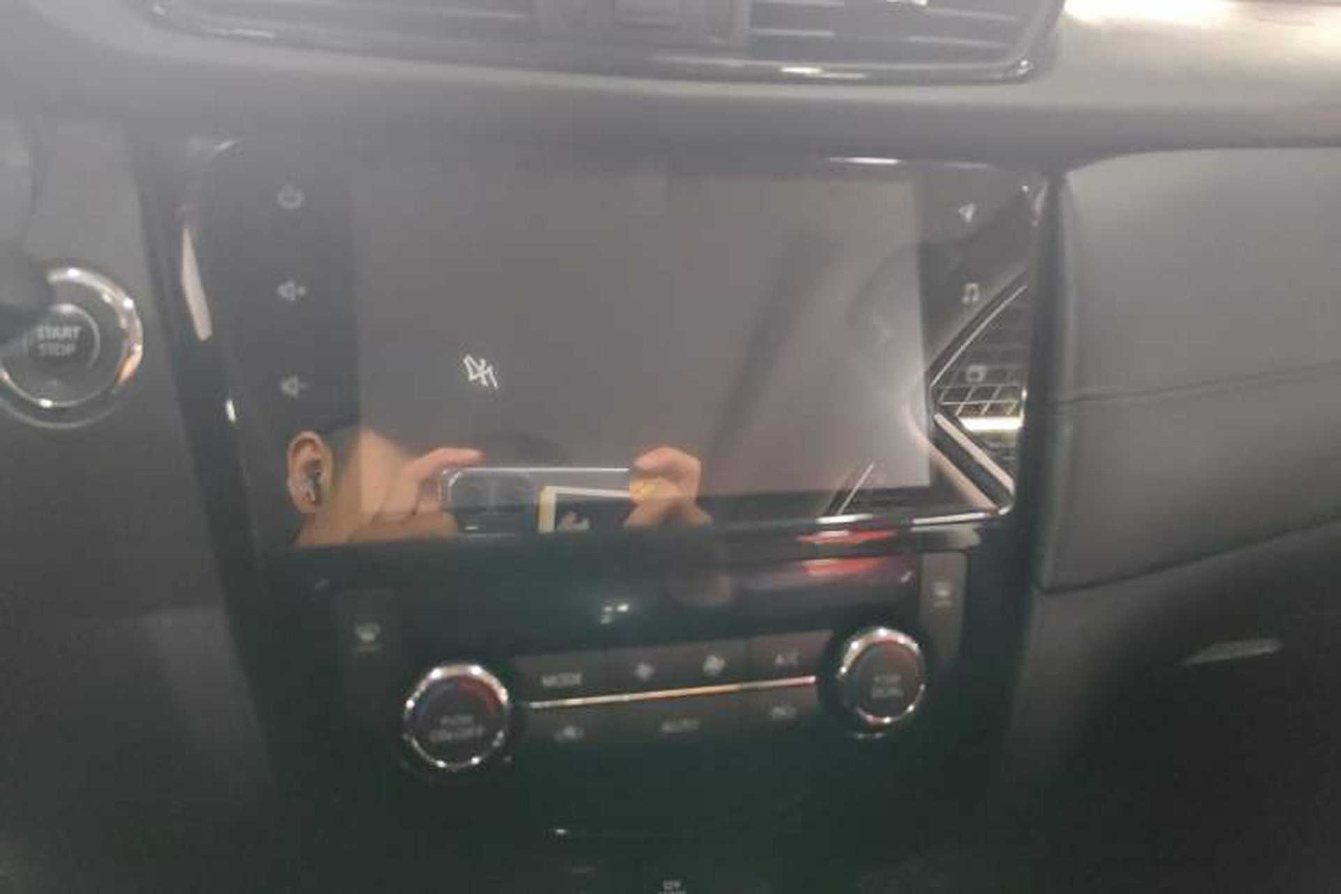 Used Nissan X-Trail 2019 2.0L CVT Smart Connect Comfort Edition 2WD Audio And AC Panel