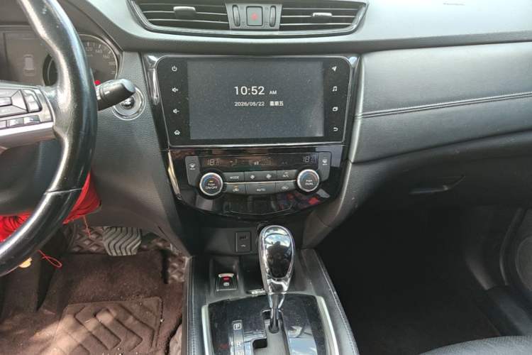 Used Nissan X-Trail 2019 2.0L CVT Smart Connect Comfort Edition 2WD Audio And AC Panel
