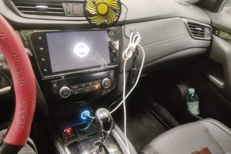 Used Nissan X-Trail 2019 2.0L CVT Comfort Edition 2WD Audio And AC Panel