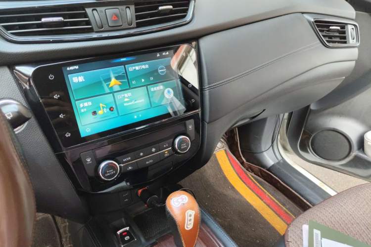 Used Nissan X-Trail 2019 2.0L CVT Smart Connect Comfort Edition 2WD Audio And AC Panel