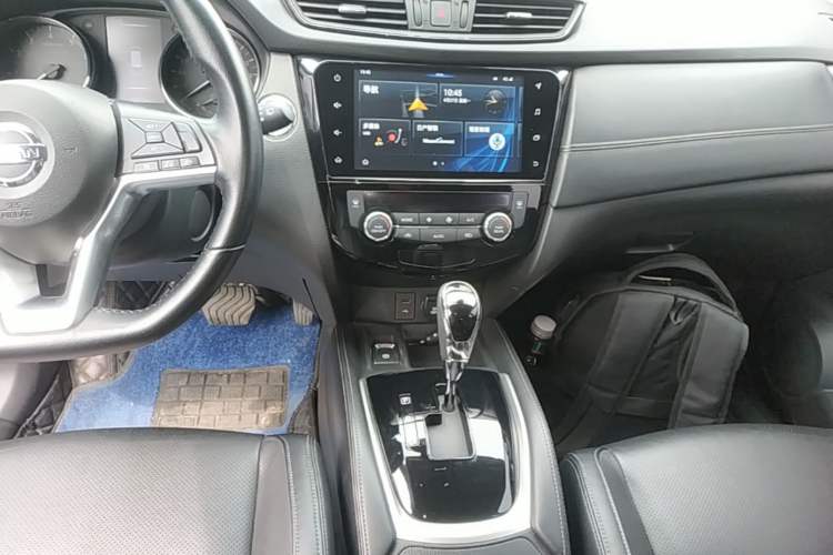 Used Nissan X-Trail 2019 2.0L CVT Smart Connect Comfort Edition 2WD Audio And AC Panel