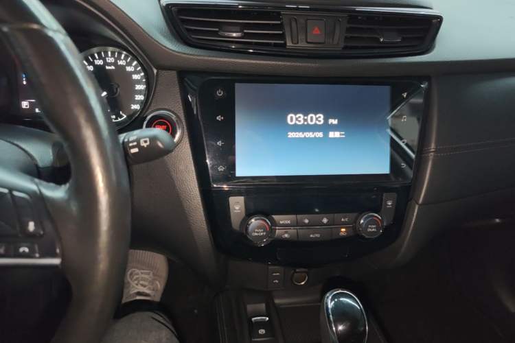 Used Nissan X-Trail 2019 2.5L CVT Smart Connect Luxury Edition 4WD Audio And AC Panel