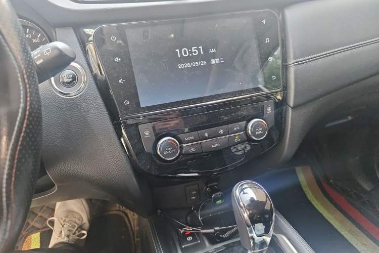 Used Nissan X-Trail 2019 2.0L CVT Comfort Edition 2WD Audio And AC Panel