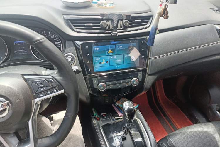 Used Nissan X-Trail 2019 2.0L CVT Smart Connect Comfort Edition 2WD Audio And AC Panel