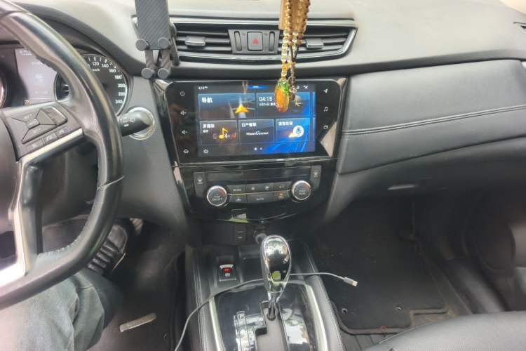 Used Nissan X-Trail 2019 2.0L CVT Comfort Edition 2WD Audio And AC Panel