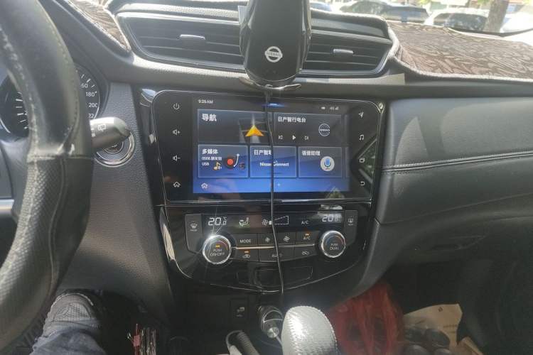 Used Nissan X-Trail 2019 2.0L CVT Smart Connect Comfort Edition 2WD Audio And AC Panel