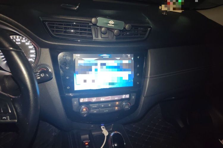 Used Nissan X-Trail 2019 2.0L CVT Smart Connect Comfort Edition 2WD Audio And AC Panel