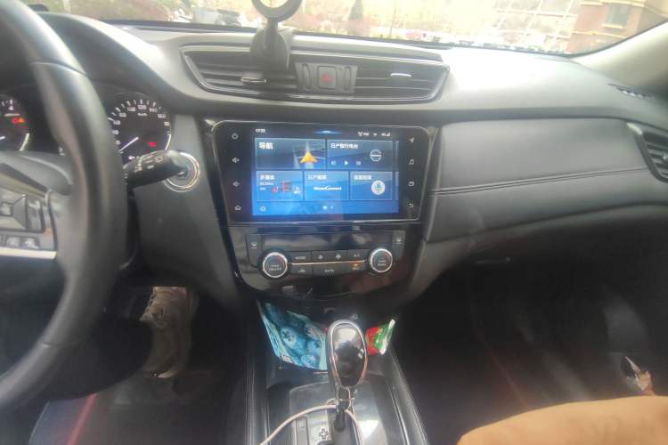 Used Nissan X-Trail 2019 2.0L CVT Comfort Edition 2WD Audio And AC Panel