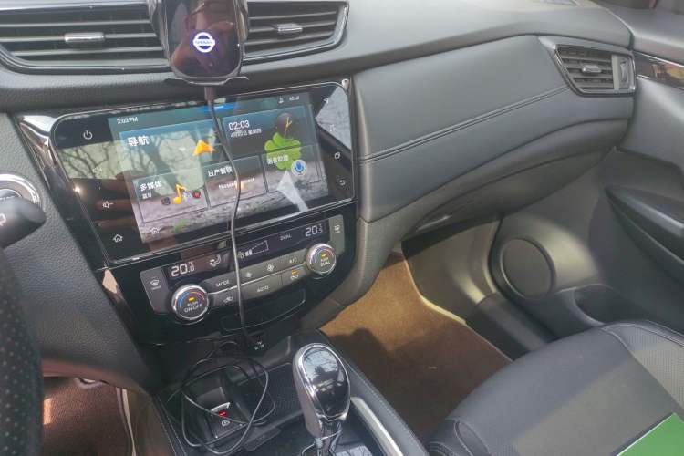 Used Nissan X-Trail 2019 2.0L CVT Smart Connect Comfort Edition 2WD Audio And AC Panel
