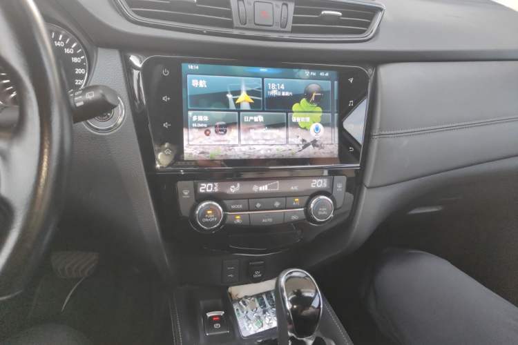Used Nissan X-Trail 2019 2.0L CVT Smart Connect Comfort Edition 2WD Audio And AC Panel