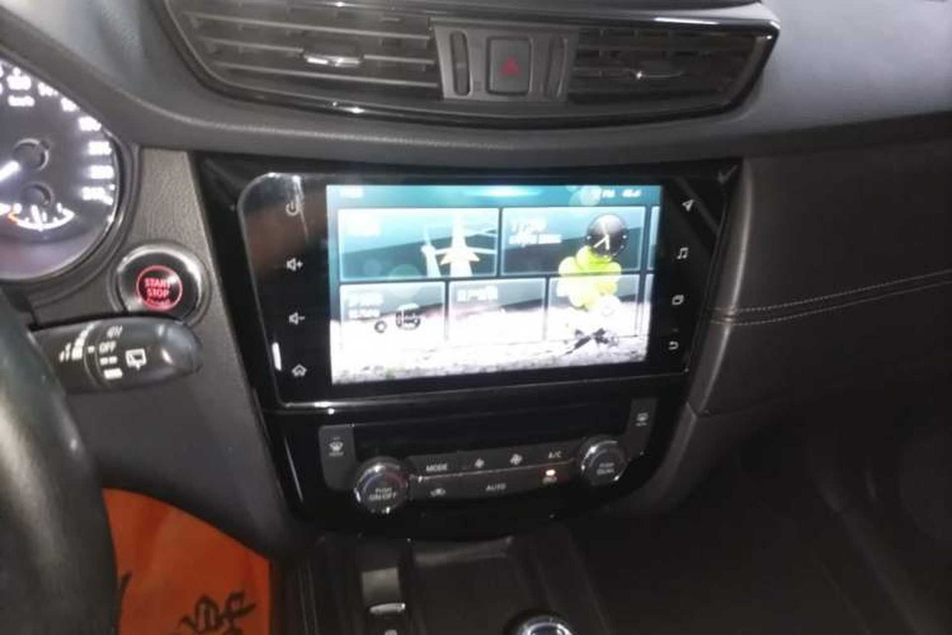 Used Nissan X-Trail 2019 2.0L CVT Smart Connect Comfort Edition 2WD Audio And AC Panel