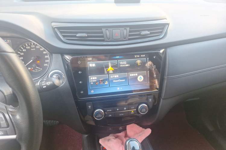 Used Nissan X-Trail 2019 2.0L CVT Comfort Edition 2WD Audio And AC Panel
