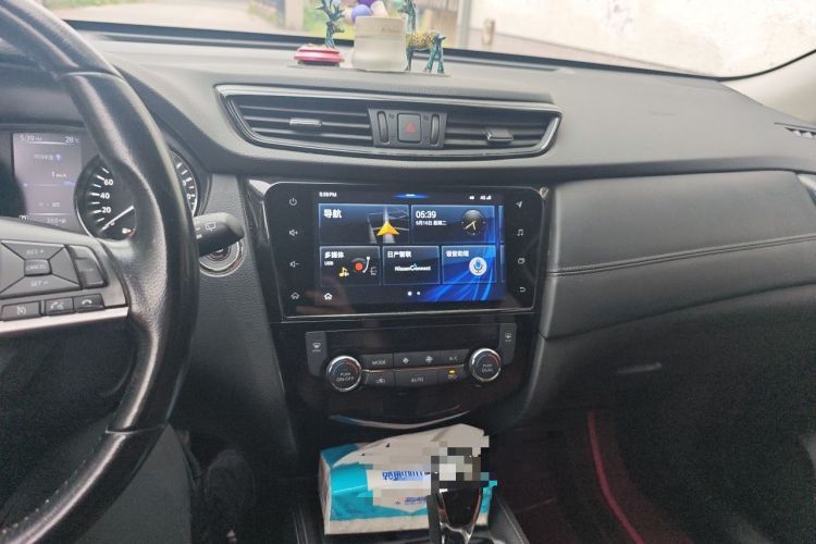 Used Nissan X-Trail 2019 2.0L CVT Smart Connect Comfort Edition 2WD Audio And AC Panel