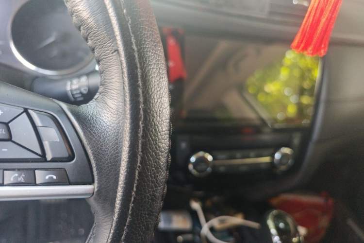 Used Nissan X-Trail 2019 2.0L CVT Smart Connect Comfort Edition 2WD Audio And AC Panel