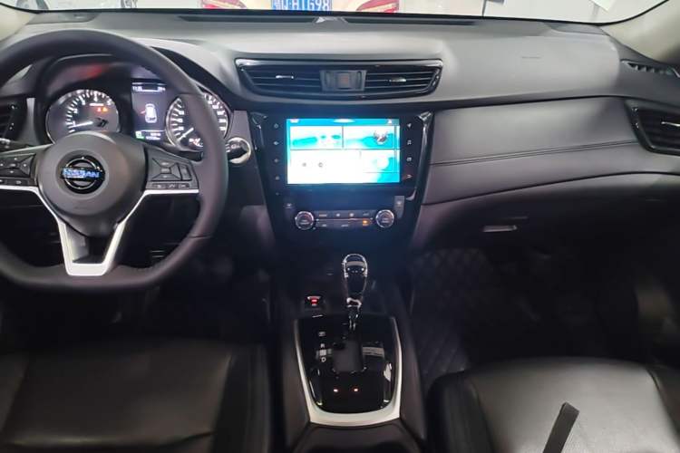 Used Nissan X-Trail 2019 2.0L CVT Smart Connect Comfort Edition 2WD Audio And AC Panel