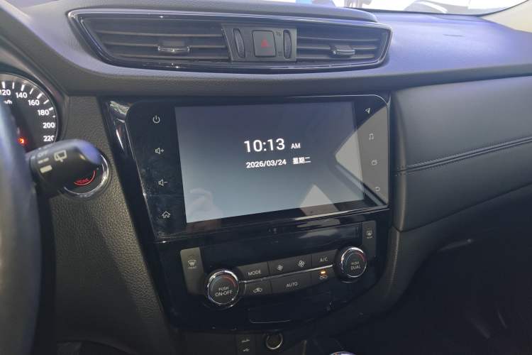 Used Nissan X-Trail 2019 2.0L CVT Smart Connect Comfort Edition 2WD Audio And AC Panel