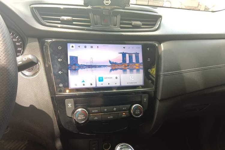 Used Nissan X-Trail 2019 2.0L CVT Smart Connect Comfort Edition 2WD Audio And AC Panel