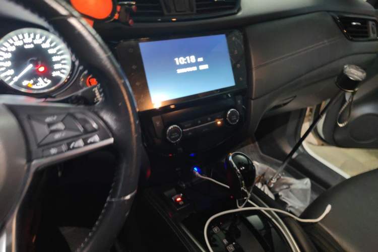 Used Nissan X-Trail 2019 2.0L CVT Smart Connect Comfort Edition 2WD Audio And AC Panel