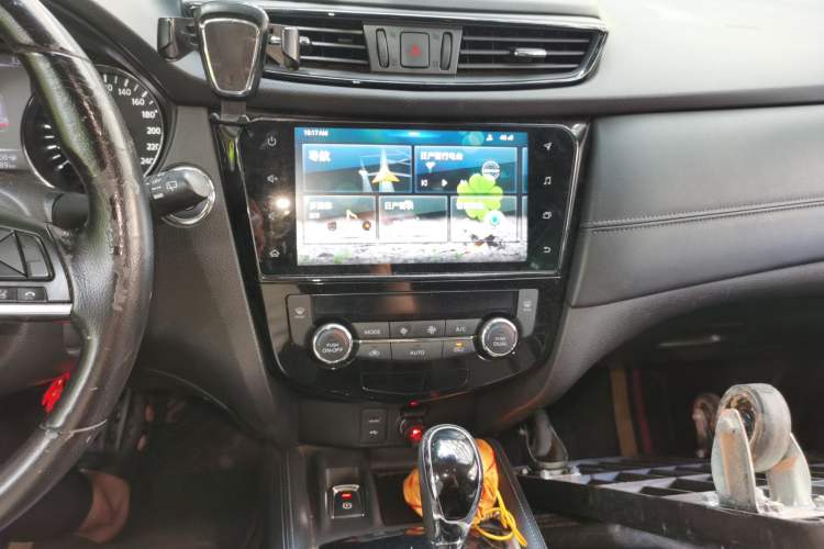 Used Nissan X-Trail 2019 2.0L CVT Smart Connect Comfort Edition 2WD Audio And AC Panel