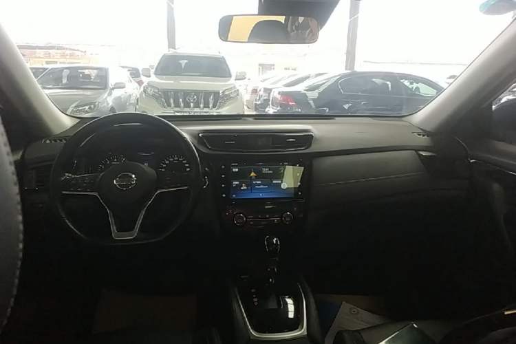 Used Nissan X-Trail 2019 2.0L CVT Smart Connect Comfort Edition 2WD Center Console