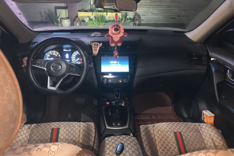 Used Nissan X-Trail 2019 2.0L CVT Smart Connect Comfort Edition 2WD Center Console