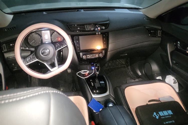 Used Nissan X-Trail 2019 2.0L CVT Comfort Edition 2WD Center Console
