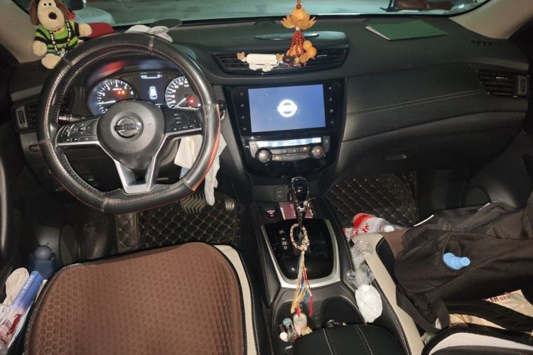 Used Nissan X-Trail 2019 2.0L CVT Smart Connect Comfort Edition 2WD Center Console