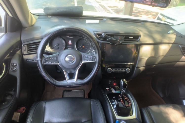Used Nissan X-Trail 2019 2.0L CVT Comfort Edition 2WD Center Console