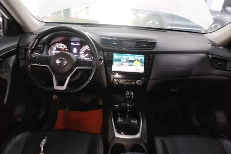 Used Nissan X-Trail 2019 2.0L CVT Smart Connect Comfort Edition 2WD Center Console